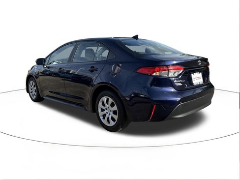 Used 2024 Toyota Corolla LE FWD image 5