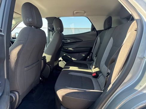 Used 2025 Chevrolet TrailBlazer LS w/ LS Convenience Package FWD image 13