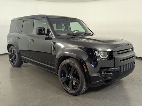 Used 2022 Land Rover Defender 110 V8 AWD/4WD image 2