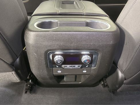 Used 2024 GMC Yukon AT4 image 30