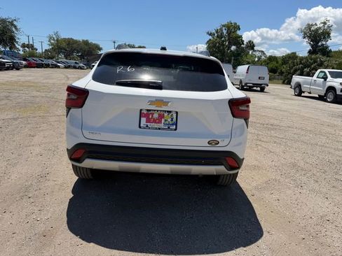 New 2026 Chevrolet Trax LT FWD image 9