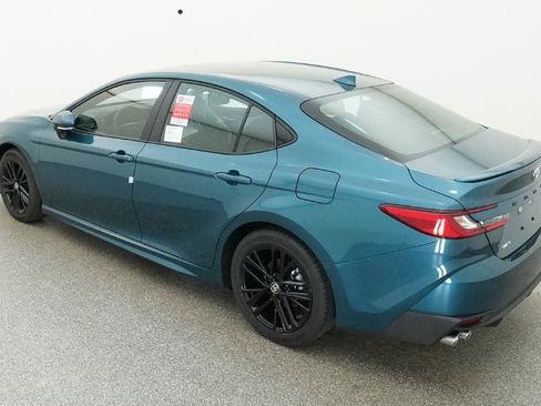 New 2026 Toyota Camry SE FWD image 8