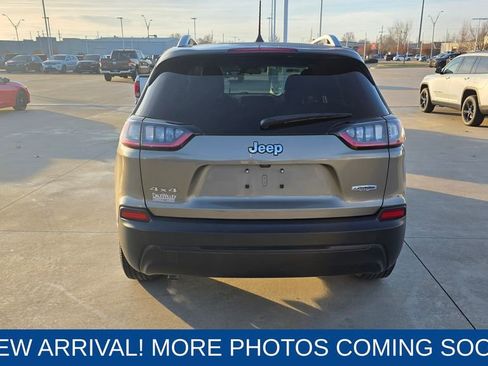 Used 2019 Jeep Cherokee Latitude w/ Cold Weather Group image 4