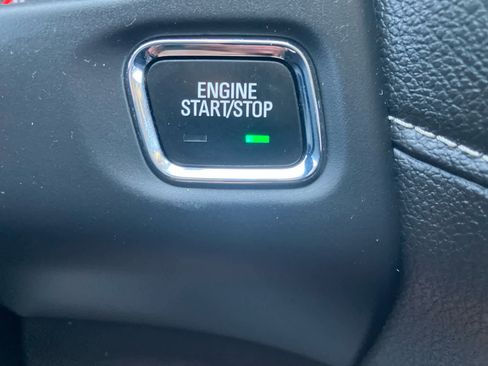 Used 2021 GMC Acadia SLE w/ Driver Convenience Package FWD image 24
