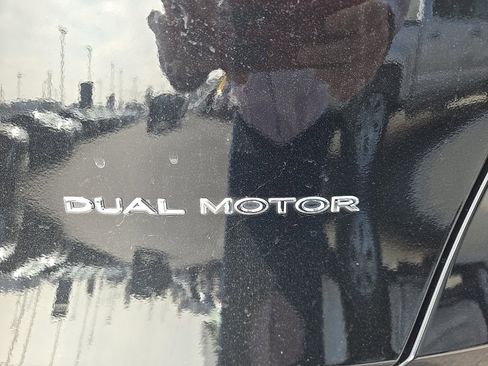 Used 2025 Tesla Model Y Long Range image 8