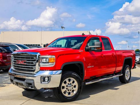 Used 2017 GMC Sierra 2500 SLE w/ SLE Fleet Preferred Package AWD/4WD image 1