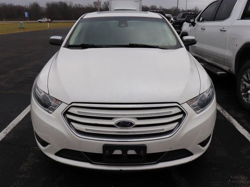 Used 2019 Ford Taurus Limited image 2