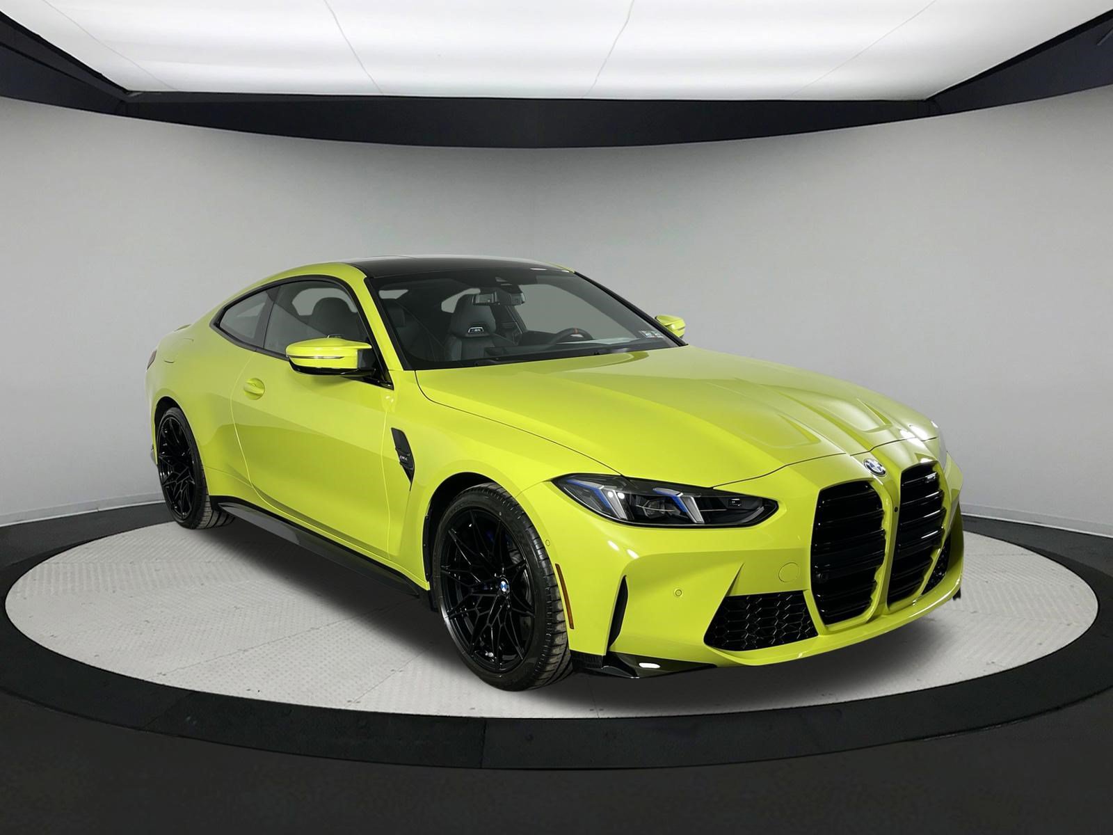 Used 2026 BMW M4 Coupe w/ Executive Package RWD image 3