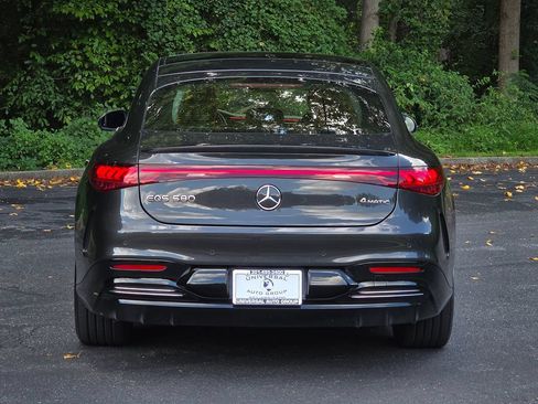Used 2022 Mercedes-Benz EQS 580 4MATIC Sedan w/ Exclusive Trim Package image 5