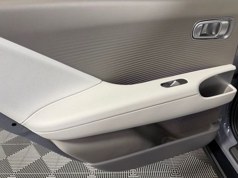 Used 2024 Hyundai Ioniq 6 Limited image 28