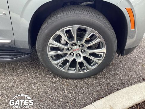 Used 2025 GMC Yukon XL Denali AWD/4WD image 32