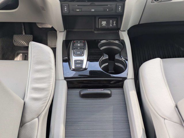 Used 2017 Honda Pilot Touring image 21