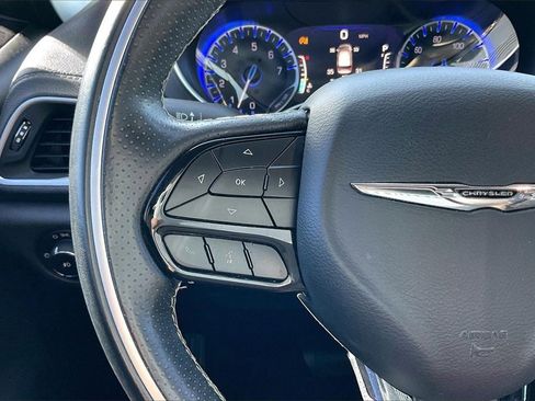 Used 2018 Chrysler Pacifica Limited w/ S Appearance Package image 16