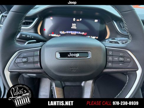 New 2025 Jeep Grand Cherokee Limited image 33