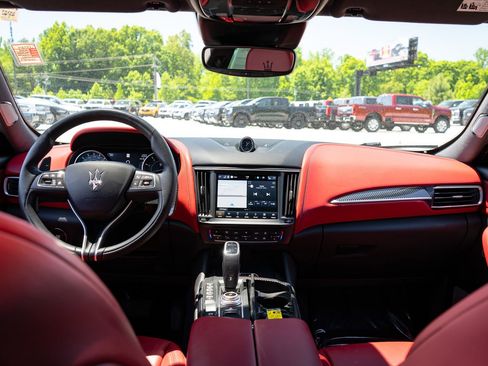 Used 2022 Maserati Levante Modena AWD/4WD image 34