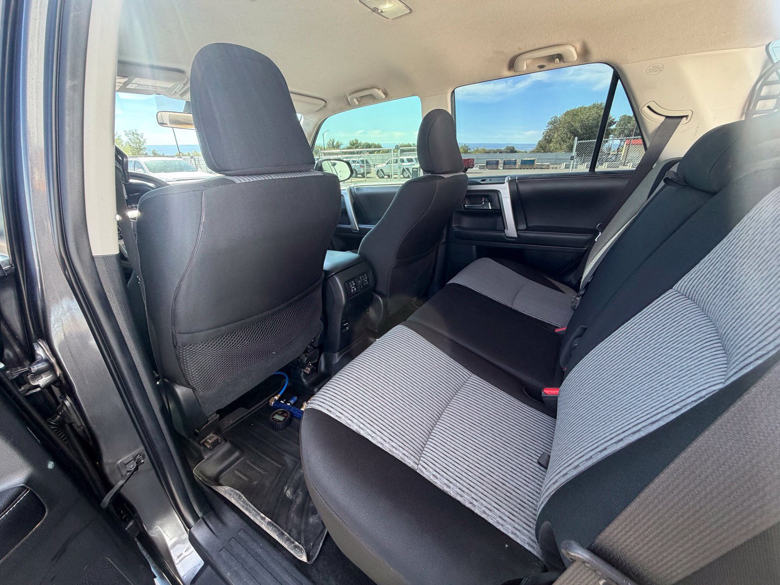 Used 2017 Toyota 4Runner SR5 AWD/4WD image 25