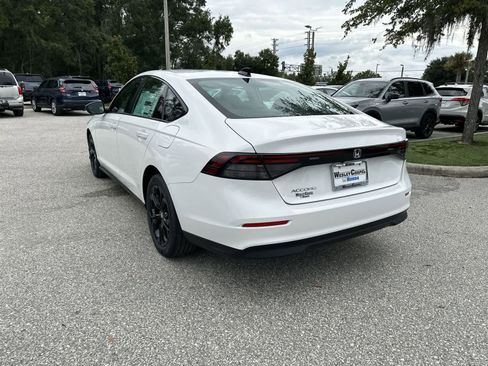 Used 2025 Honda Accord SE image 4