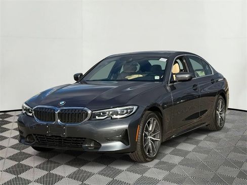 Used 2022 BMW 330i xDrive 330i xDrive w/ Driving Assistance Package image 7