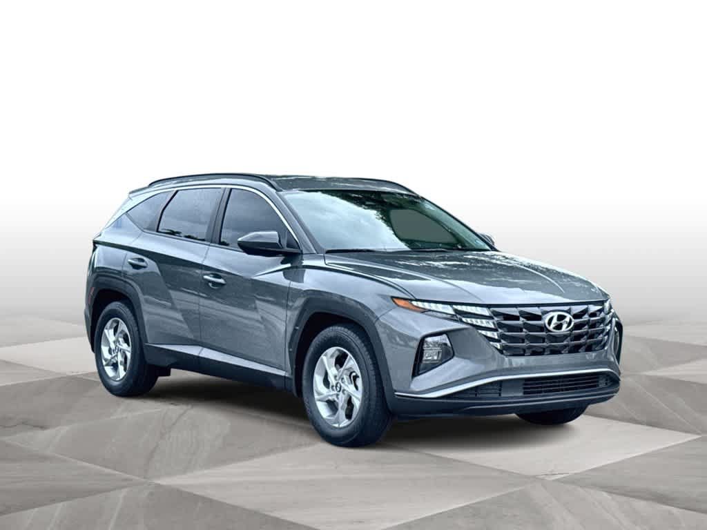 Used 2024 Hyundai Tucson SEL FWD image 2