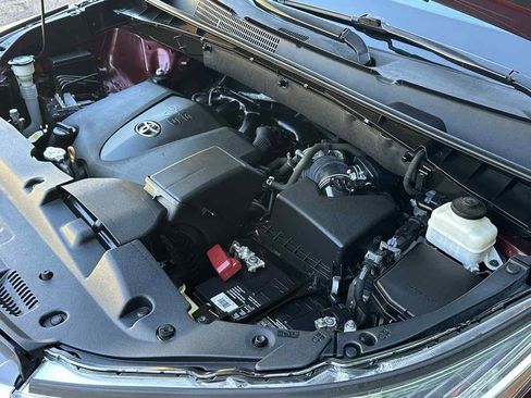 Used 2019 Toyota Highlander XLE image 54
