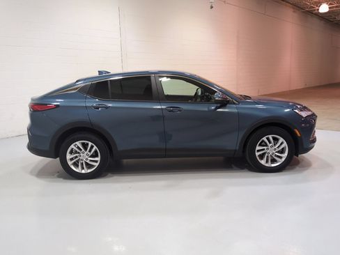 Used 2025 Buick Envista Preferred w/ Convenience I Package FWD image 2