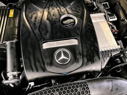 Used 2018 Mercedes-Benz GLC 300 4MATIC image 31