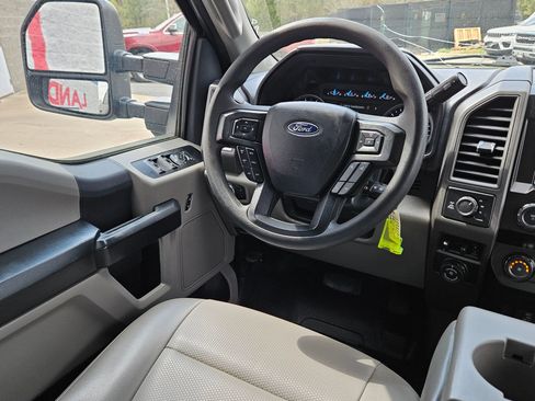 Used 2022 Ford F250 XL w/ STX Appearance Package AWD/4WD image 9