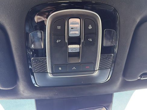 Used 2022 Hyundai Palisade Calligraphy w/ Winter Package image 20