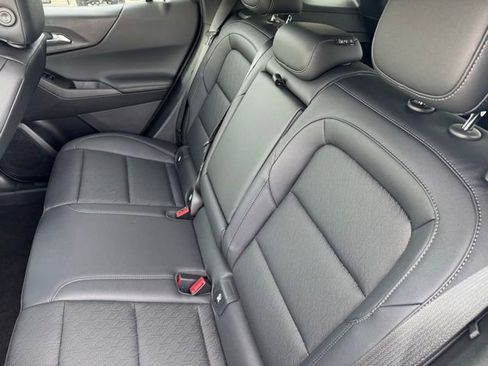 New 2026 Chevrolet Equinox LT w/ Convenience Package II AWD/4WD image 8