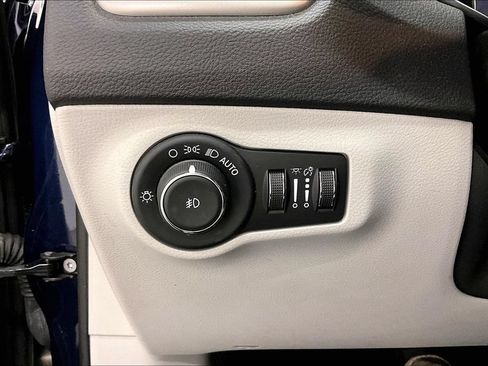 Used 2019 Jeep Compass Latitude w/ Popular Equipment Group AWD/4WD image 15