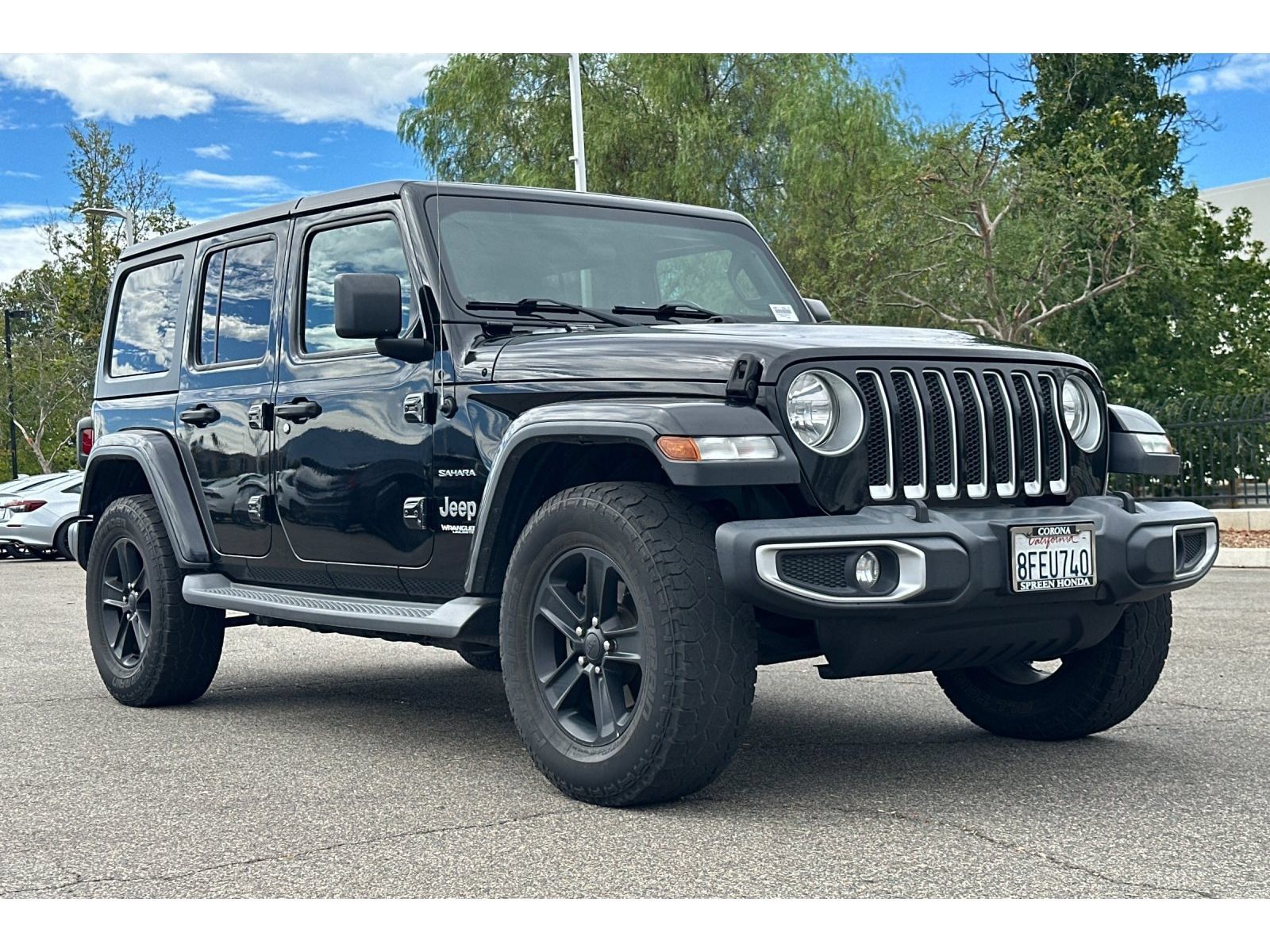 Used 2018 Jeep Wrangler Unlimited Sahara AWD/4WD image 8