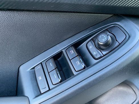 Used 2024 Subaru Crosstrek 2.0i Premium image 12