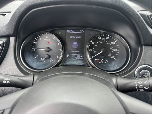 Used 2018 Nissan Rogue Sport SV AWD/4WD image 16