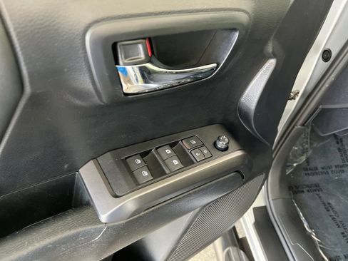 Used 2022 Toyota Tacoma TRD Sport w/ Technology Package RWD image 13