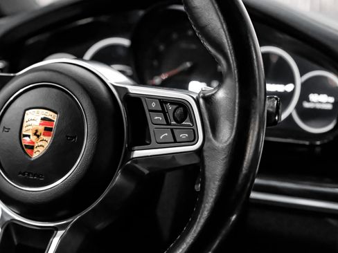 Used 2018 Porsche Panamera 4 w/ Premium Package Plus AWD/4WD image 16