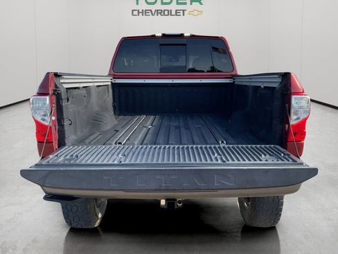 Used 2017 Nissan Titan PRO-4X w/ Pro-4x Convenience Package AWD/4WD image 29