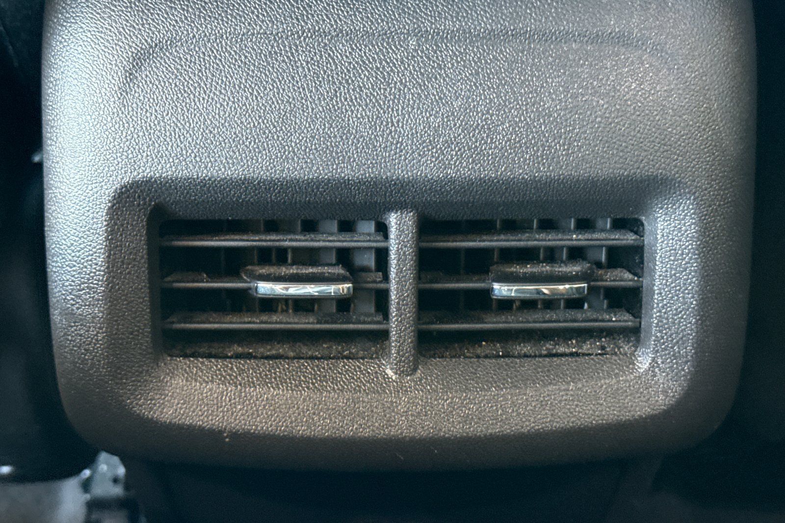 Used 2024 Chevrolet Equinox LT FWD image 19