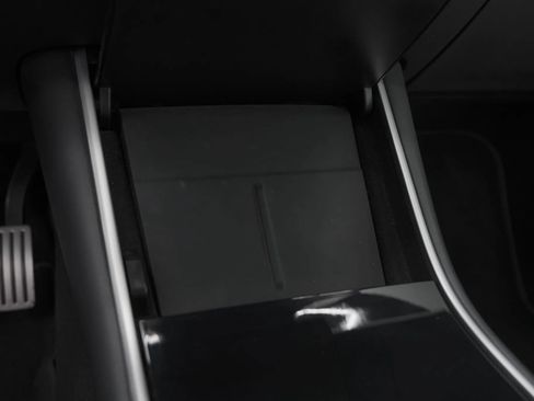 Used 2020 Tesla Model Y Long Range image 16