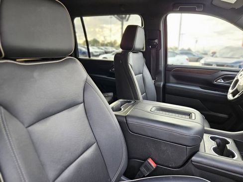 Used 2023 Chevrolet Suburban Premier image 14
