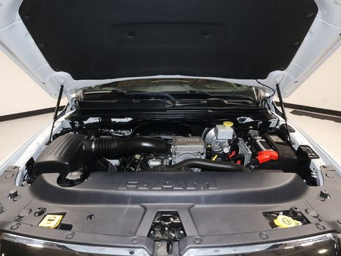 Used 2021 RAM 1500 Limited image 32