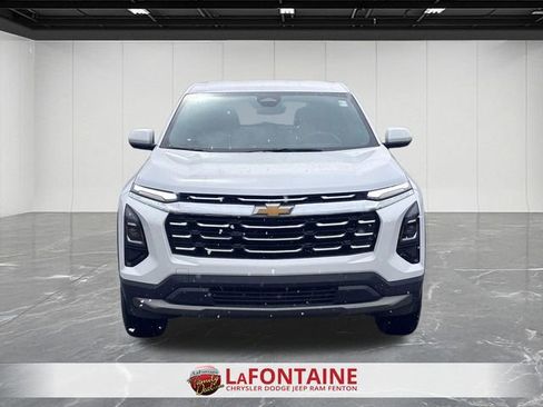 Used 2025 Chevrolet Equinox LT FWD image 8