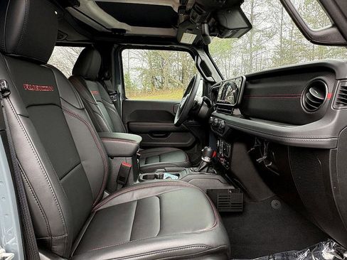 Used 2025 Jeep Gladiator Rubicon image 13