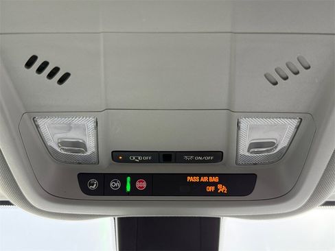 Used 2023 Chevrolet Equinox LS image 18