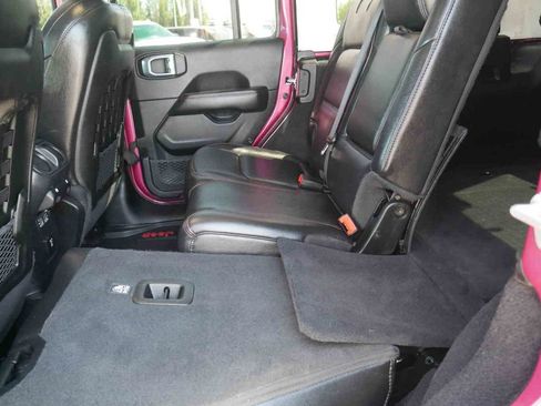 Used 2021 Jeep Wrangler Unlimited Rubicon AWD/4WD image 21