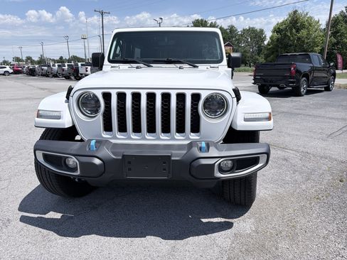 Used 2023 Jeep Wrangler Unlimited Sahara w/ Cold Weather Group AWD/4WD image 2