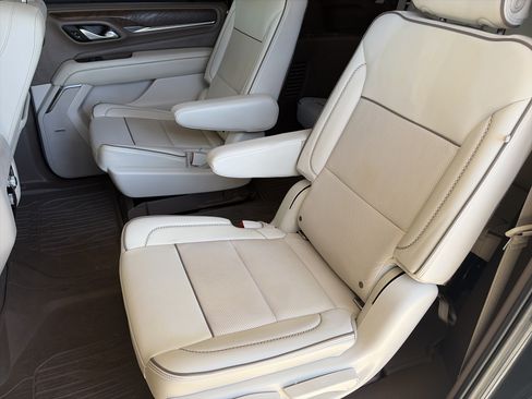 Used 2021 GMC Yukon XL Denali AWD/4WD image 13