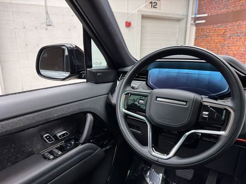 Used 2023 Land Rover Range Rover Sport SE AWD/4WD image 13