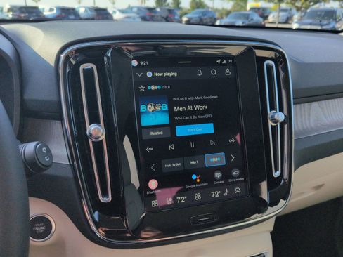 New 2026 Volvo XC40 B5 Ultra w/ Protection Package Premier image 18