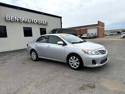 Used 2013 Toyota Corolla LE image 4
