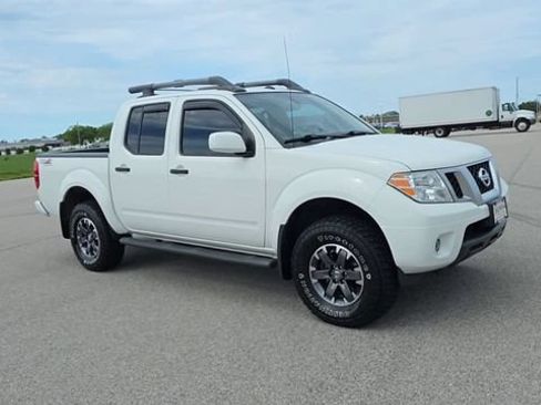 Used 2021 Nissan Frontier PRO-4X w/ Pro-4x Utility Package AWD/4WD image 9